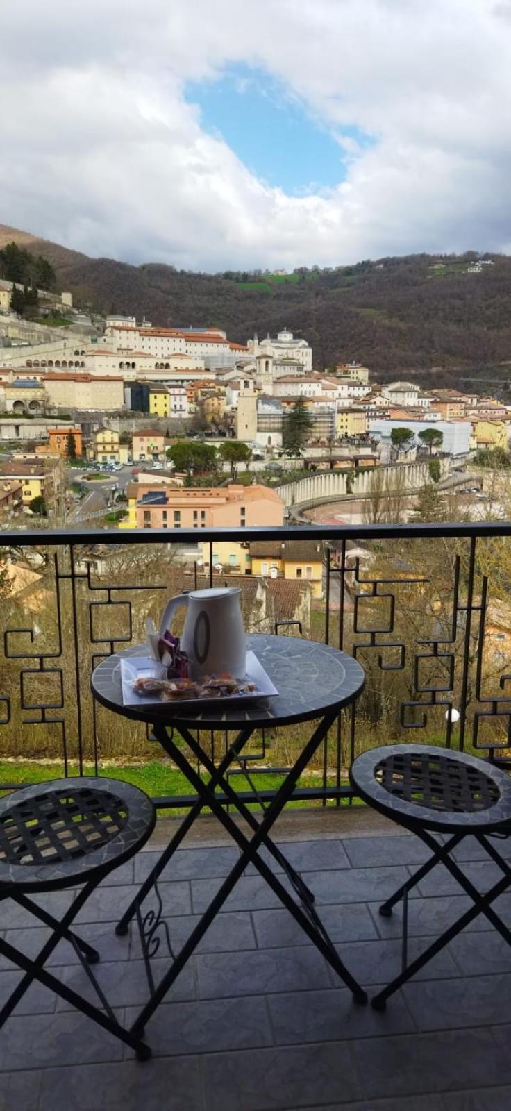 Hotel Villa Stella Cascia Exteriör bild